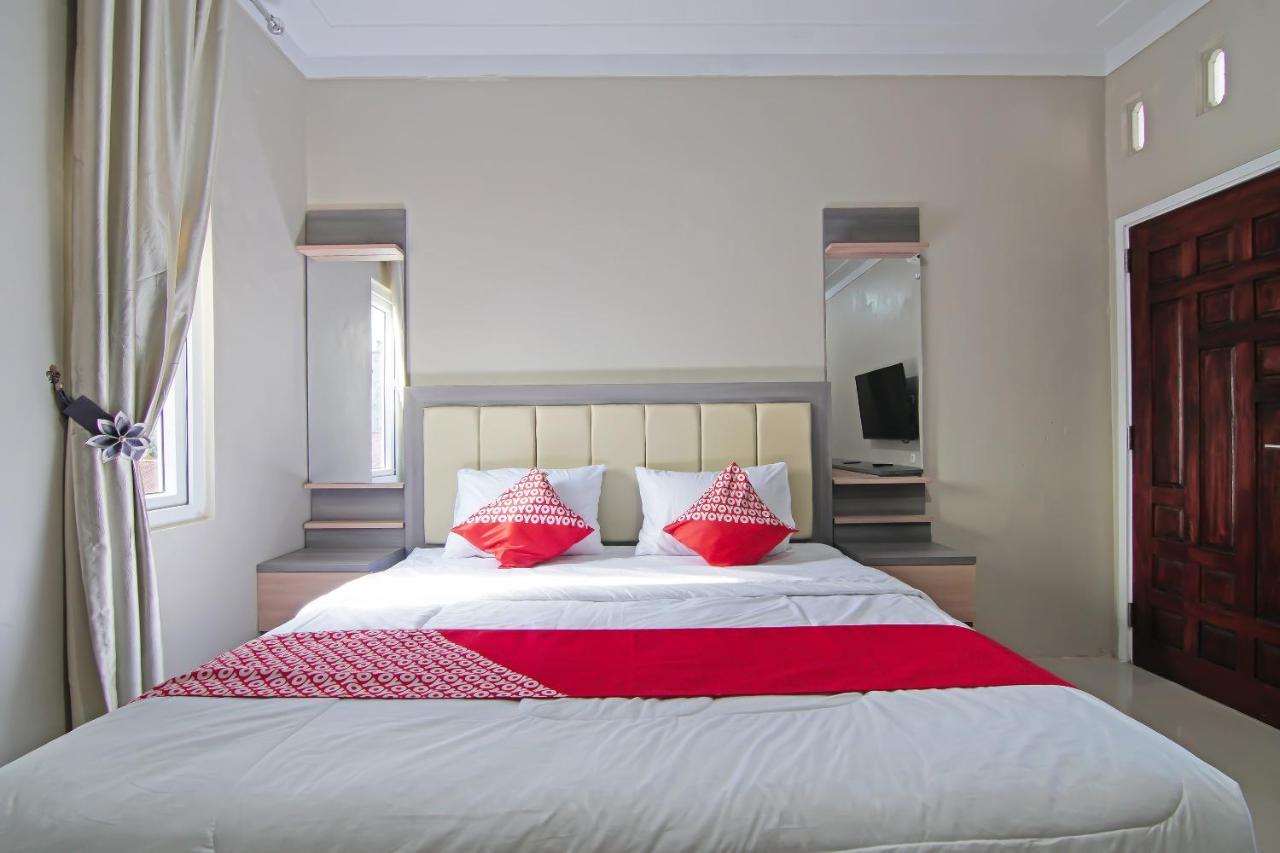 Oyo 91681 Raysa Homestay Pekanbaru Exterior foto